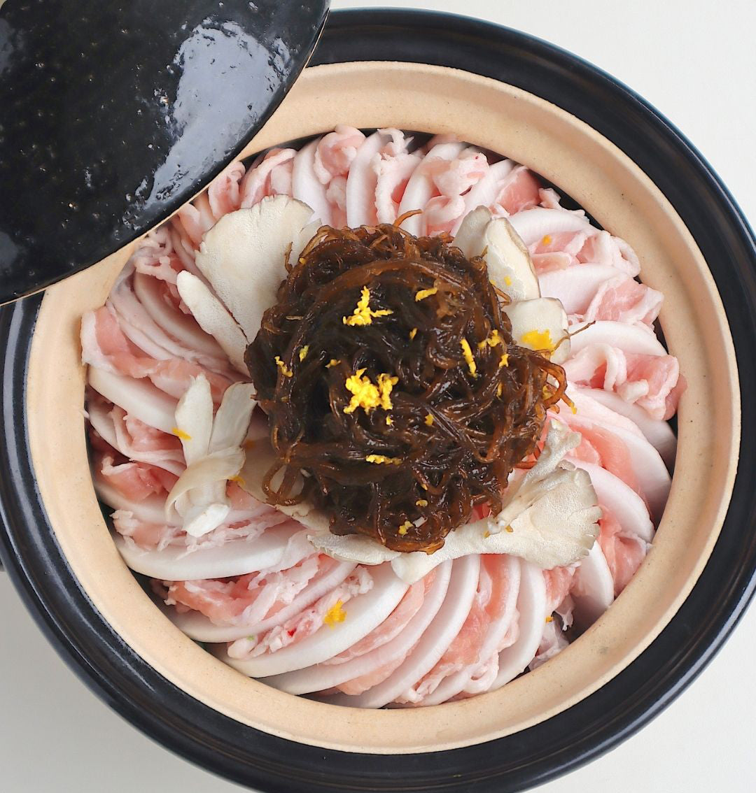 もずくと豚肉の
ミルフィーユ鍋